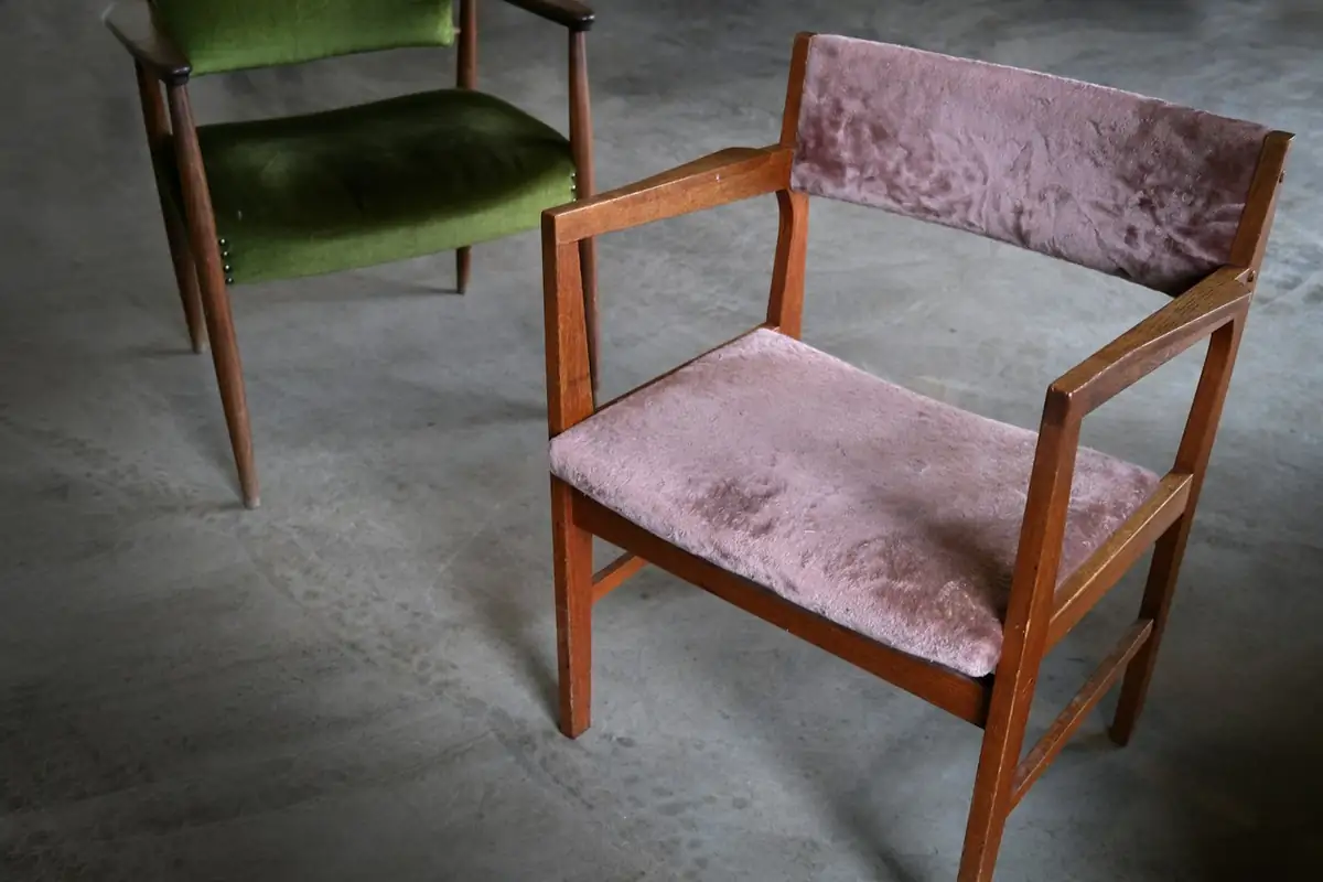upholstered-dining-chairs.webp