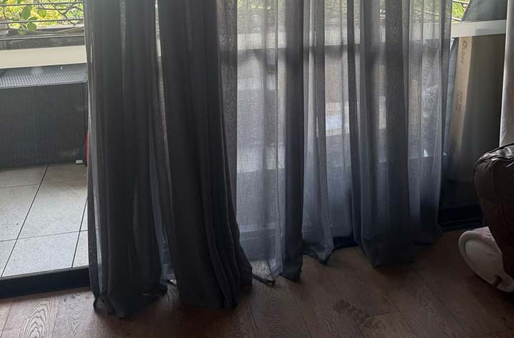 How to Remove Mildew Smell from Curtains thumbnail