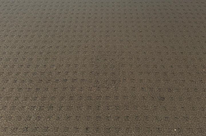 Steam Cleaning vs Dry Carpet Cleaning: Which Method Is Best? thumbnail